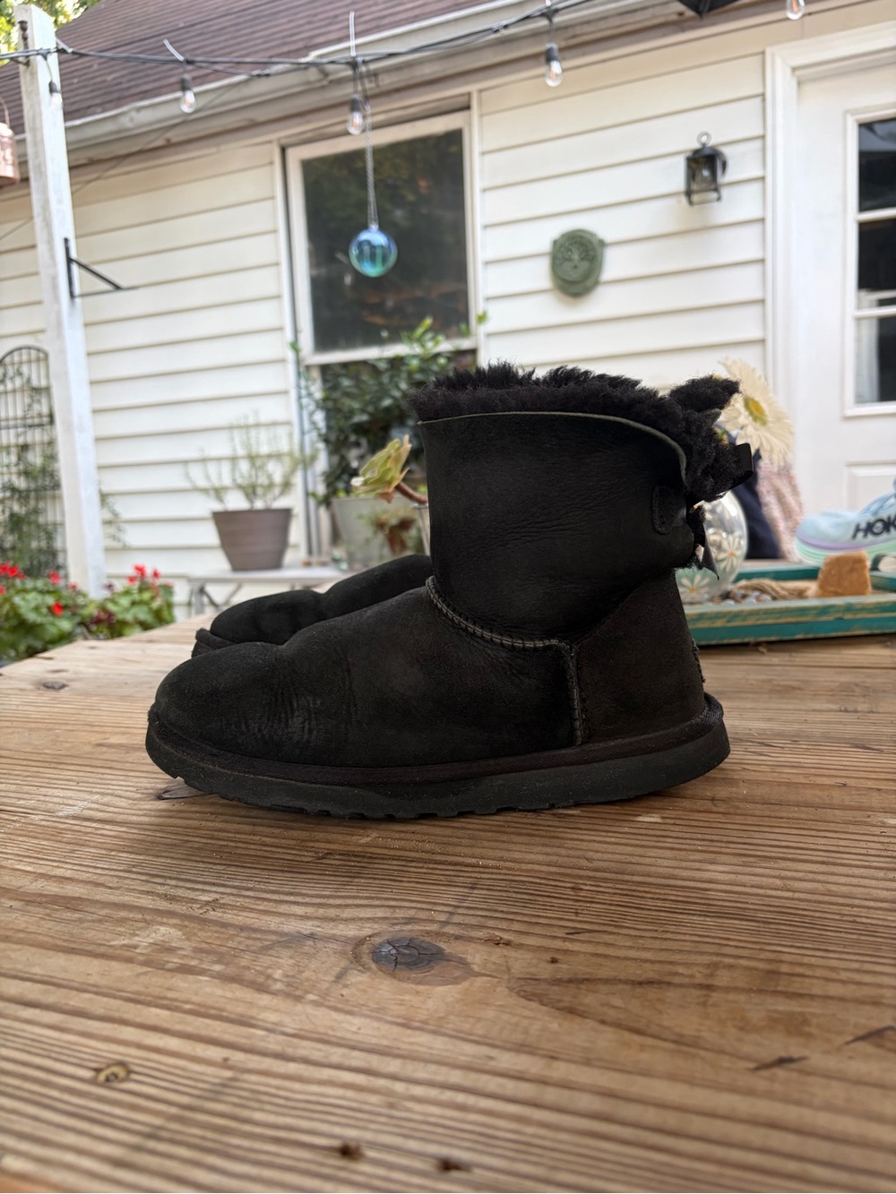 UGG Australia Bailey Bow Women’s 8 Black Suede Shearing Winter Boots 1005067